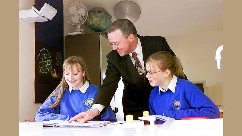 1. Josie & Amanda.JPG - Students at the Maharishi School in Skelmersdale enjoy a stress-free, Consciousness-Based learning environment.
